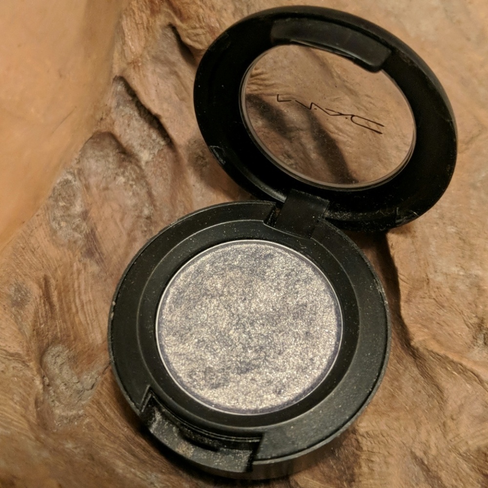 MAC Idol Eyes Luster Eye Shadow